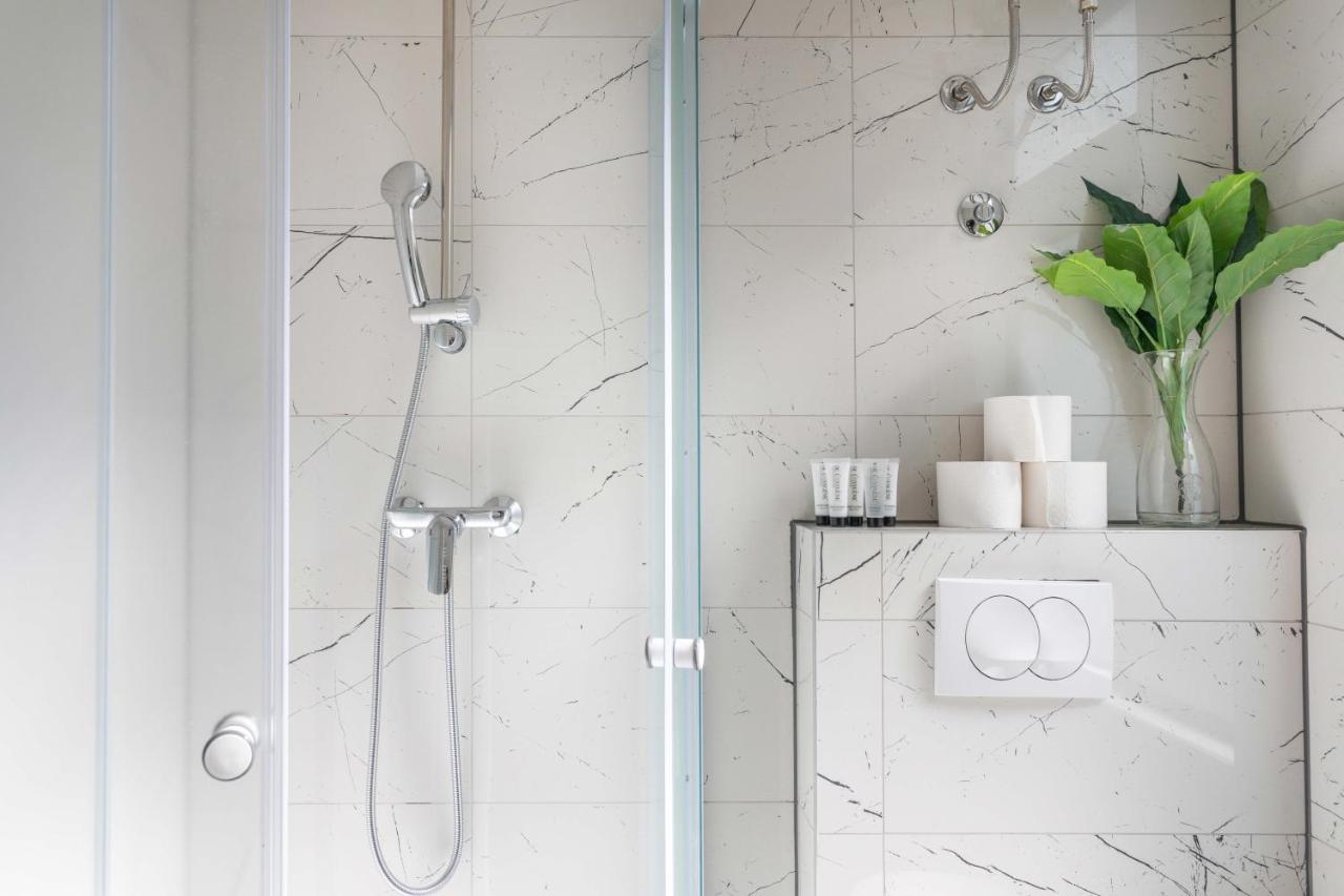 Design Sunny 2Bdr Apartment Near The City Center 자그레브 외부 사진