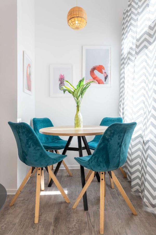 Design Sunny 2Bdr Apartment Near The City Center 자그레브 외부 사진